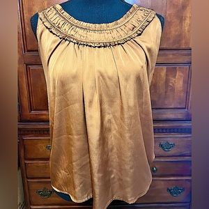 SALE‼️ New york & company silky top ! ✨